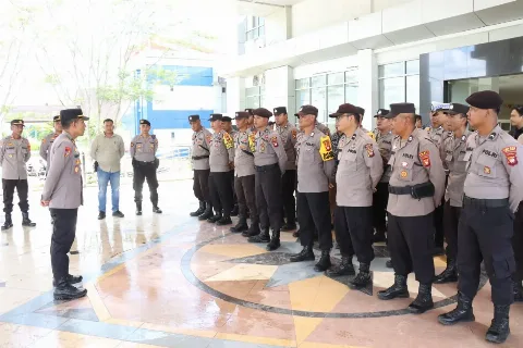 Polres Melawi Amankan Aksi Audiensi Petani Sawit Mandiri di Kantor Bupati Melawi