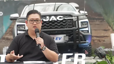 Indomobil Group Perkenalkan Tiga Model Kendaraan Listrik di Indonesia