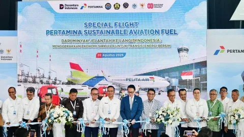 Sejarah Baru Dunia Penerbangan Indonesia Dengan Penerbangan Perdana Menggunakan SAF