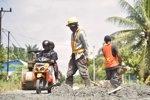 Bupati Kubu Raya Sujiwo  Akan Atur Tonase Angkutan Sawit