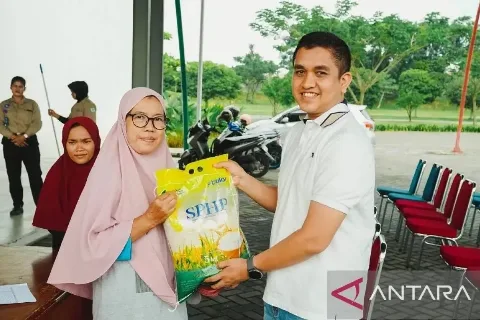PTPN IV PalmCo Menyalurkan 195 Ton Beras SPHP ke Tujuh Provinsi di Indonesia