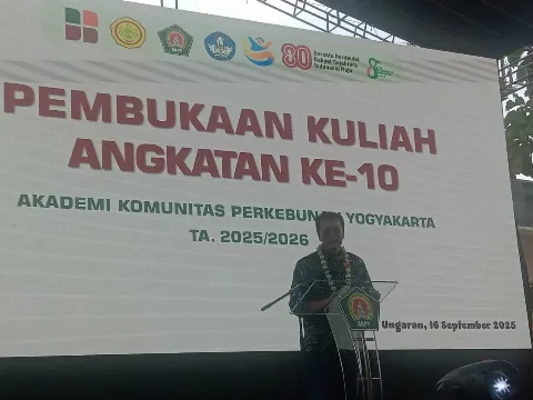 Mahasiswa Baru AKPY ‘STIPER’ Dikenalkan dengan Proses Bisnis Sawit Mulai dari Pengenalan Kebun