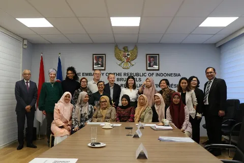 Datang ke Brussel, Sembilan Petani Perempuan Soroti Dampak EUDR bagi Indonesia