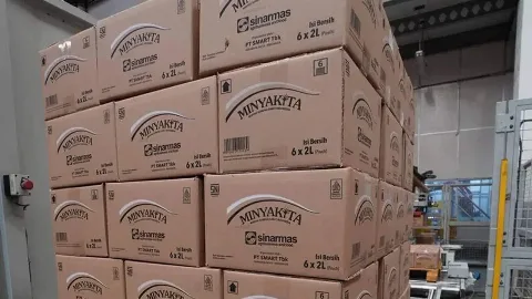 Bulog Perintahkan Penarikan Seluruh Produk Minyakita yang Berbau Solar