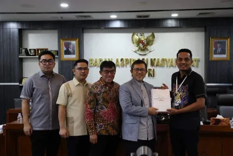 BAM DPR RI Mendorong Penyelesaian Sengketa Kemitraan Petani Sawit Riau dengan PTPN
