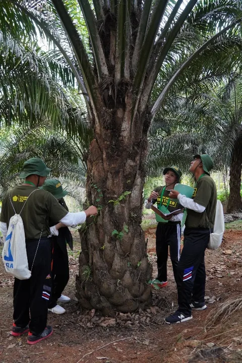 OKKABUN INSTIPER Yogyakarta: Strategi Pembentukan Karakter dan Pengenalan Dunia Kebun Serta Kehutanan