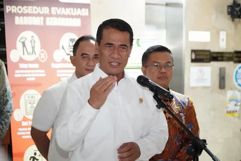 Amran Sulaiman Mulai Babak Baru di Bapanas, Fokus pada Keterjangkauan Harga Pangan