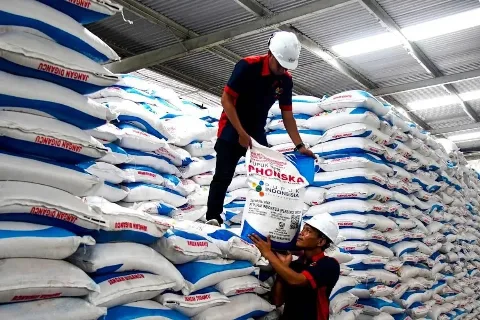 Menteri Pertanian Menindaklanjuti Instruksi Presiden untuk Revitalisasi Pabrik Pupuk