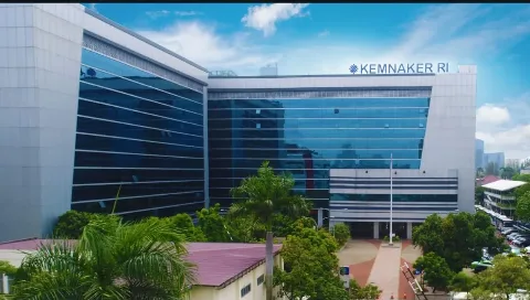 Tak Dilengkapi Izin, Kemnaker Usir 94 Pekerja Asing dari Sei Mangkei