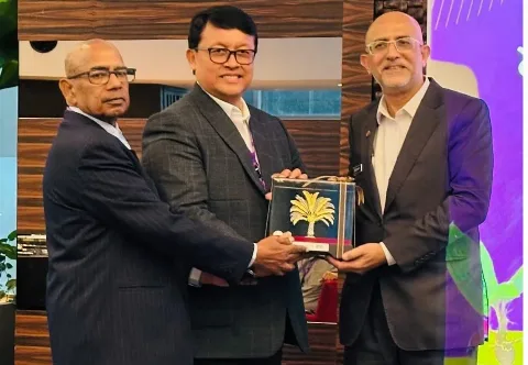Dr. Dwi Asmono Raih Honorary Award 2025 dari The International Society for Oil Palm Breeders