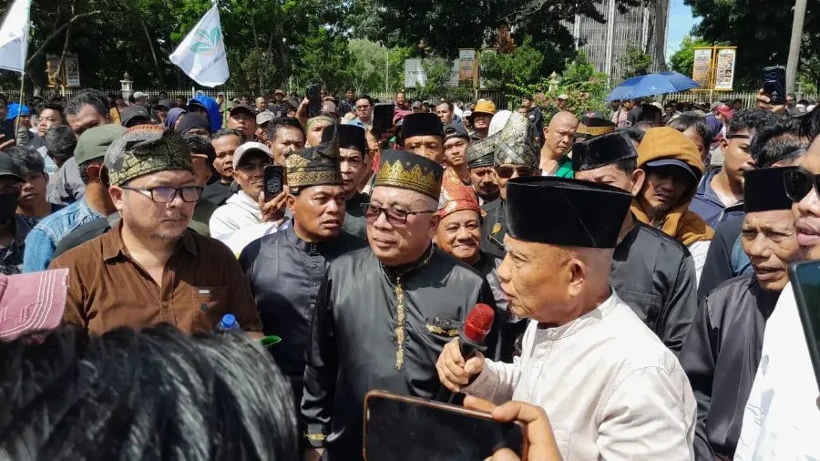 Masyarakat Terdampak Penertiban TNTN Ikut Aksi Unjuk Rasa di Kejati Riau