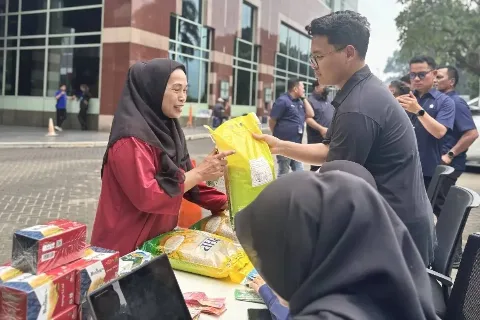 PalmCo Menyalurkan 272,6 Ton Beras Mendukung Ketahanan Pangan Nasional