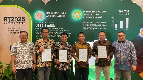 Empat Kelompok Petani Swadaya Raih Sertifikat RSPO melalui Program SMILE