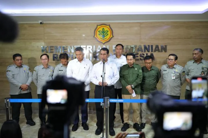 Mentan Amran Ingatkan Produsen Patuhi HET dan Pastikan Stok Pangan Aman