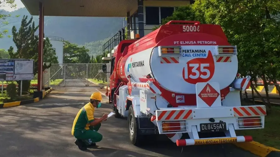 Elnusa Petrofin Mendukung Ketahanan Energi Melalui Penyaluran Perdana Biosolar Industri B50