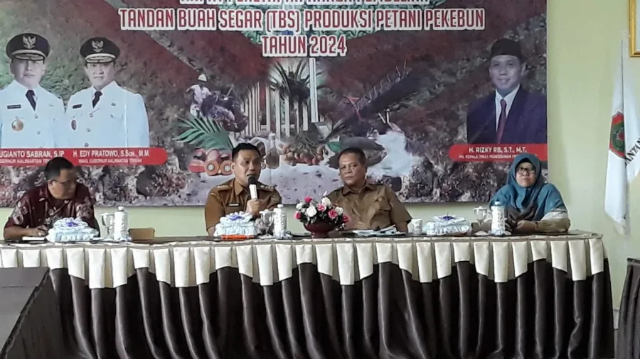 Dinas Perkebunan Prov. Kalteng Menggelar Rapat Penetapan Harga Tandan Buah Segar (TBS) Kelapa Sawit Periode I Bulan Februari 2024