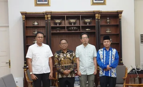 Pj Gubernur Riau Menerima Kunjungan Mahasiswa Tokyo University of Agriculture untuk Melaporkan Penelitian Hilirisasi Kelapa Sawit