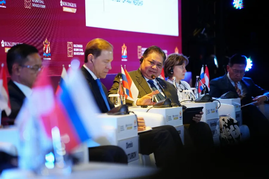 Menko Airlangga Hartarto Mengungkapkan Potensi Hilirisasi Kelapa Sawit di Plenary Session of Russia-Indonesia Business Forum