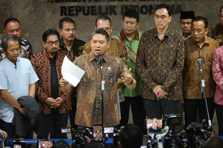 Kumpulkan Eksportir dan Refineri, Wamentan Sudaryono: Perdagangan dan Harga CPO Stabil, Tak Ada Alasan Harga Sawit Petani Jatuh
