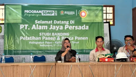AKPY: Field Trip ke PT AJP Jadikan Teori Panen dan Pascapanen Lebih Mudah Dipahami Pekebun Paser