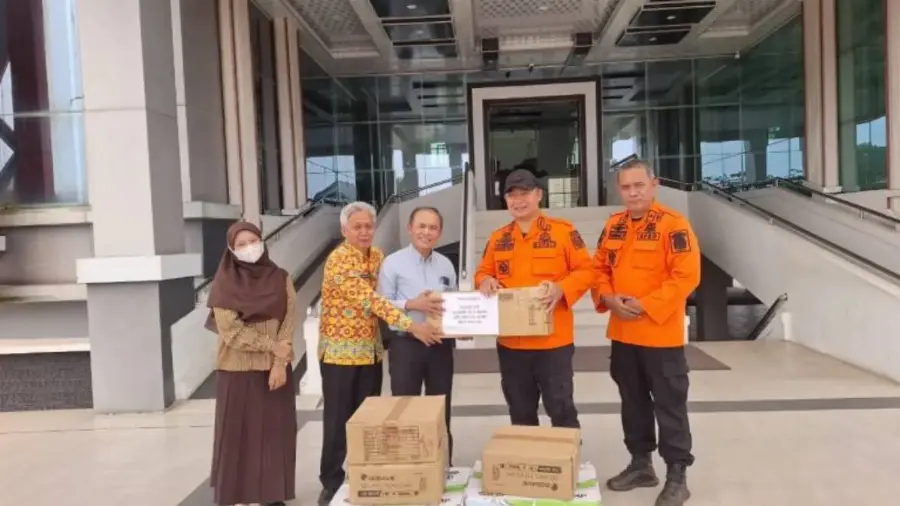 Kolaborasi Atasi Karhutla, Perkebunan Sinar Mas Kalbar Siagakan Personel dan Pasok Bantuan Alat ke BPBD Ketapang