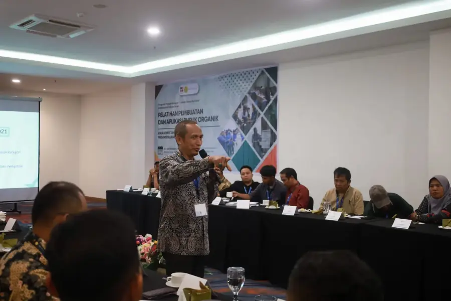 BPDP-Ditjenbun-IPB Training Dorong Pekebun Sawit Pasangkayu Olah Bahan Lokal Jadi Pupuk Organik