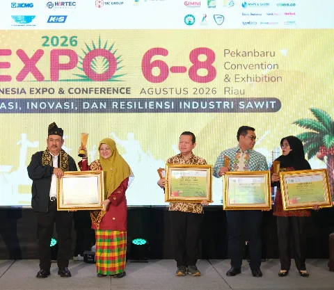 Bupati Siak Afni Raih SIEXPO Award 2026, Dinilai Konsisten Lindungi Petani Sawit