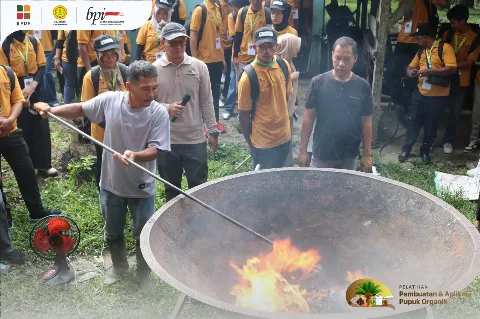 128 Orang Pekebun Rohil, Datang Ke Koperasi Produsen Tunas Muda Untuk Belajar Pembuatan Biochart, Bagian Program Pelatihan Pupuk Organik Dari BPDP