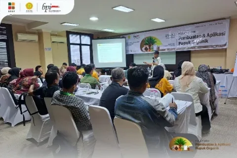 BPDP Biayai Pelatihan Pembuatan Dan Aplikasi Pupuk Oorganik Untuk Tingkatkan Kompetensi Petani Sawit Rokan Hilir - Riau