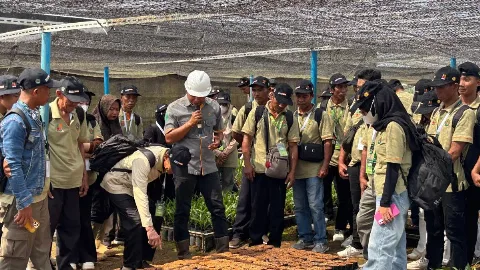 Field Trip ke Kebun BGA, Pekebun Barito Utara Bedah Praktik Budidaya Sawit