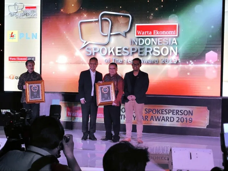 Piawai Berkomunikasi, Tofan Mahdi Raih Spokeperson Of The Year 2019