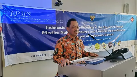 Building The Ecosystem Of Palm Oil Plantation Forest: Optimizing Land To Increase Indonesian Competitiveness *)