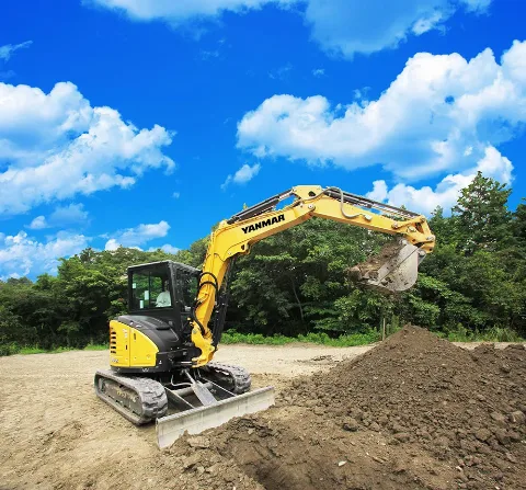 Mini Excavator Yanmar Lincah di Kebun Sawit