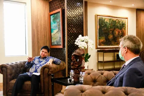 Menko Airlangga Minta Dukungan Eropa Hadapi Kampanye Negatif Sawit