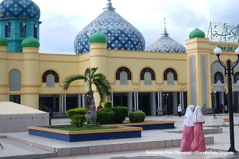 Menkeu Berharap Pemda Lebih Aktif Kembangkan Ekonomi Daerah dengan Kolaborasi Pesantren dan Industri Kelapa Sawit