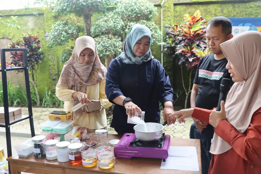 Ubah Jelantah Jadi Lilin Aromatik Bernilai Tinggi