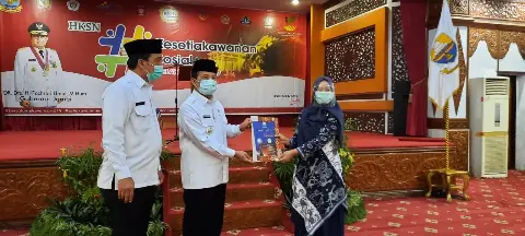 KLHK Serahkan 2 Penghargaan Kepada PT SAL Terkait Pemberdayaan Suku Anak Dalam