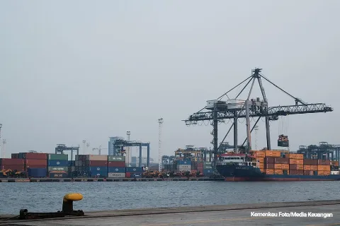 CIF Rotterdam: Pengertian dan Perannya sebagai Acuan Harga CPO Dunia