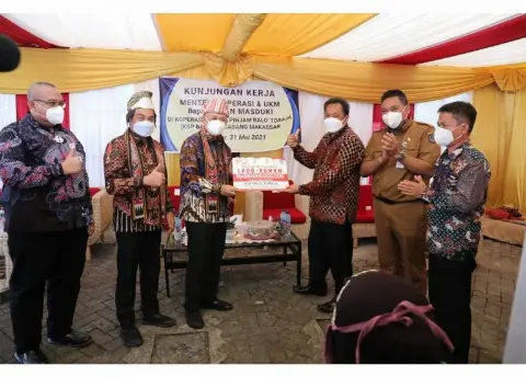 LPDB KUMKM Salurkan Dana Bergulir Rp. 100 Miliar ke KSP Balo Toraja