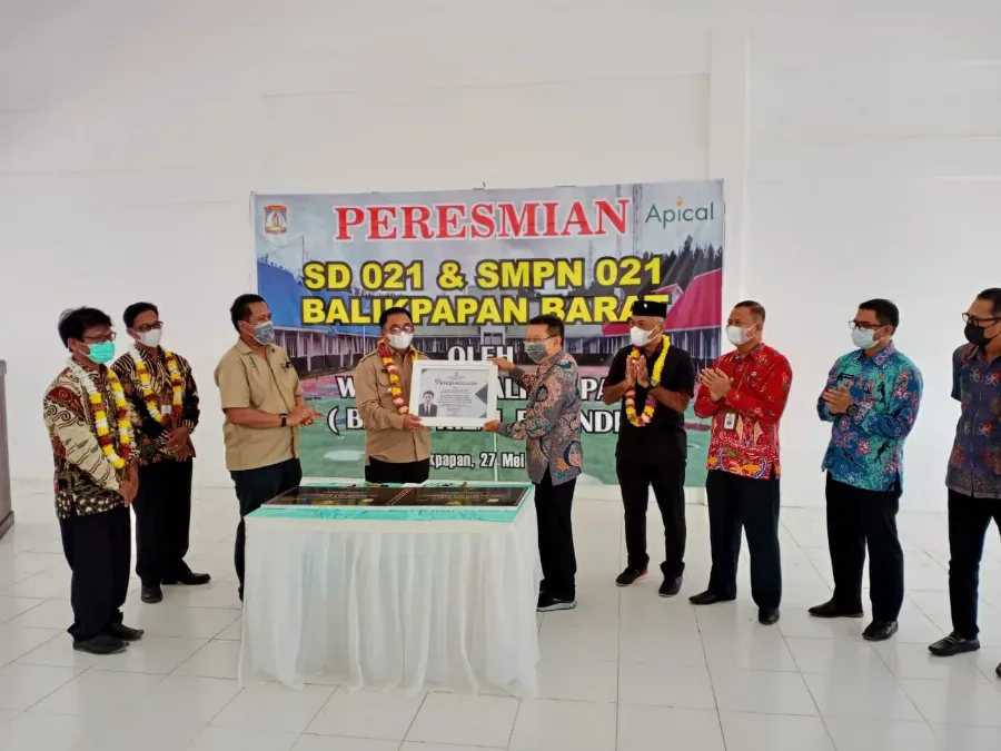 Apical Group Serah Terima Dua Sekolah ke Pemerintah Kota Balikpapan