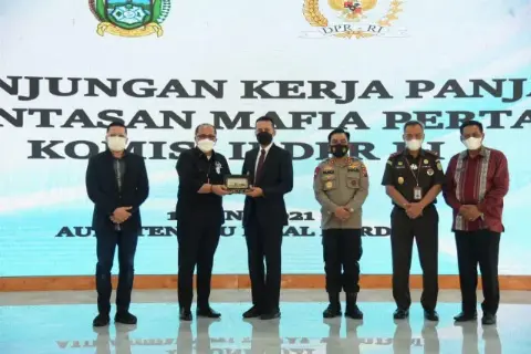Penyelesaian Konflik Tanah Harus Perhitungkan Aspek Hukum dan Non Hukum