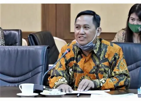 Holding Company Koperasi Untuk Membangun UMKM Indonesia