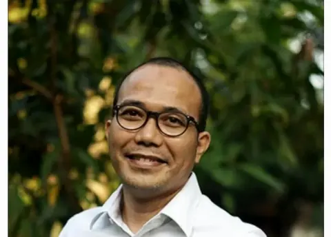 'Holding' Mikro Dan Koperasi