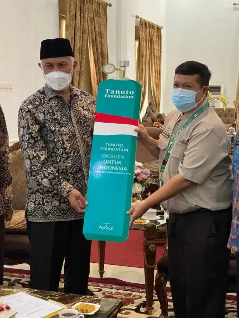 APICAL dan Tanoto Foundation Distribusikan 18 Ton Oksigen Kepada Nakes  di Padang