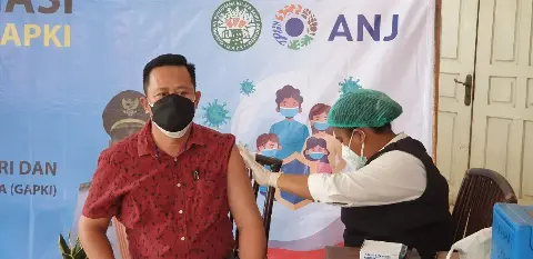 ANJ Gelar Vaksinasi Kepada 2.467 Karyawan di Sumatra Utara