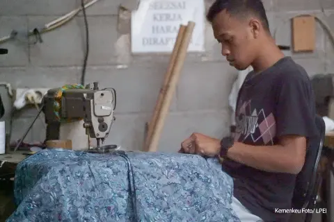Pemerintah Membantu UMKM Bertahan Selama Pandemi Melelui LPEI
