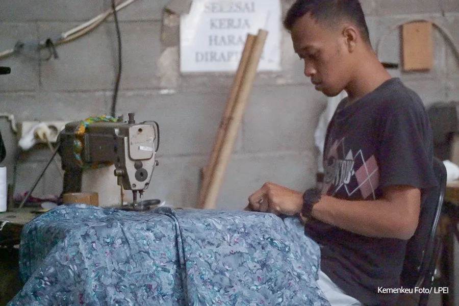 Pemerintah Membantu UMKM Bertahan Selama Pandemi Melelui LPEI
