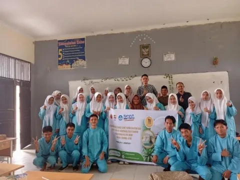 Politeknik Kampar Tingkatkan Literasi Sawit Berkelanjutan Bagi Siswa SMAN 2 Rumbio Jaya