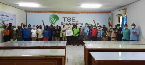 302 Pelajar Boven Digoel Terima Bantuan Pendidikan dari Tunas Sawa Erma Group