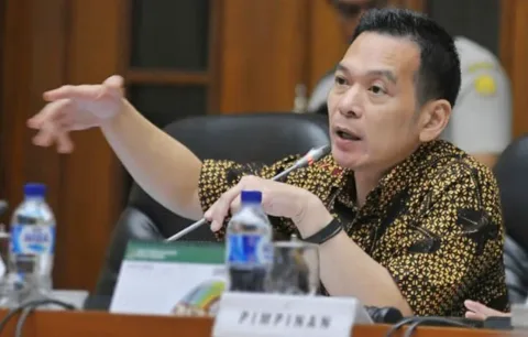 DPR Mendorong Pemerintah Mereformasi Tata Kelola dan Memperkuat Sistem Deteksi Dini Karhutla